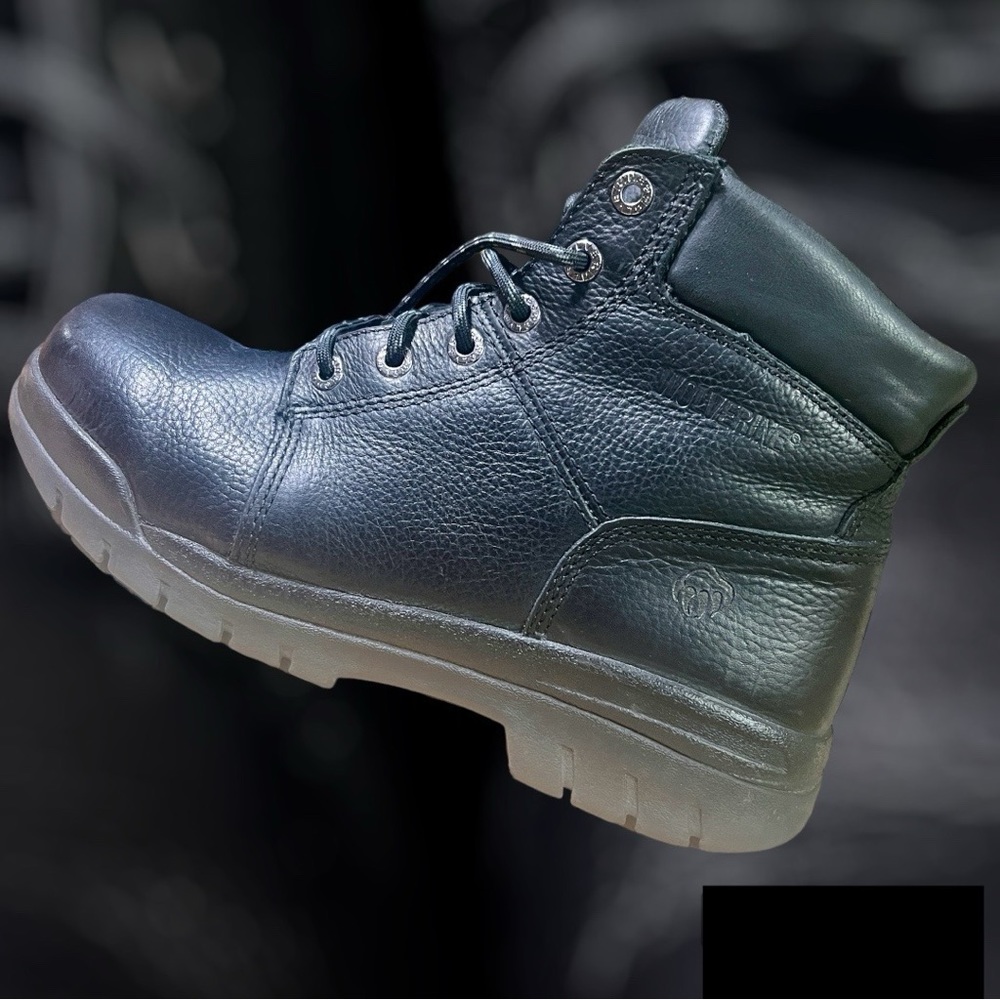 Like new WOLVERINE MEN'S BOOTS!